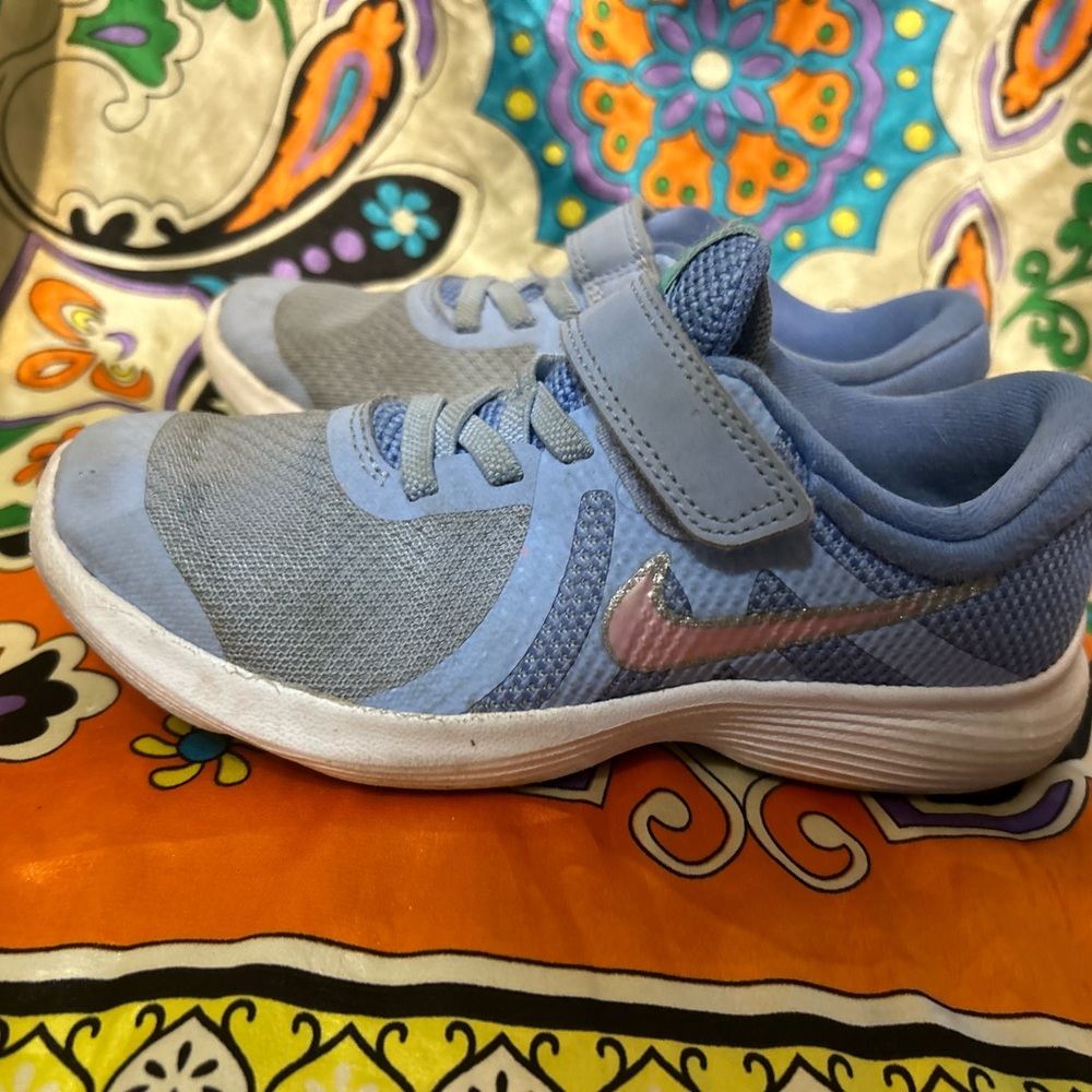 Girls Nikes